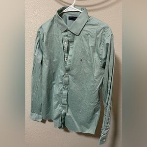 EUC Tommy Hilfiger Light Blue Button Down Shirt